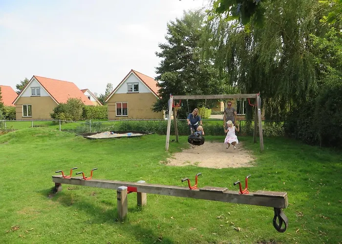 Vakantiepark Ijsselhof Type Medemblik 6 *